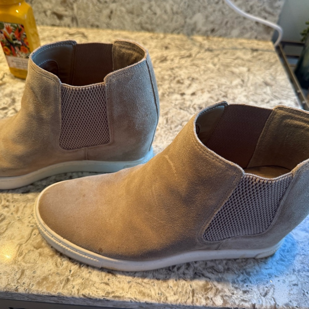 Women's Tan Suede Ankle Boots